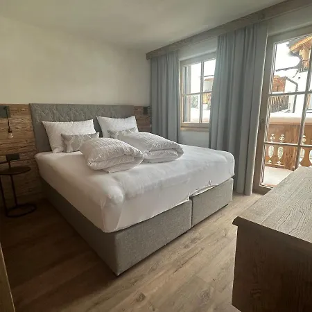 Samnaun, Chaletdmot Apartment *