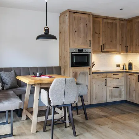Samnaun, Chaletdmot Apartment